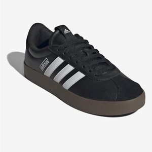 EUC Women’s 8.5 Adidas VL COURT 3.0 LOW SHOES